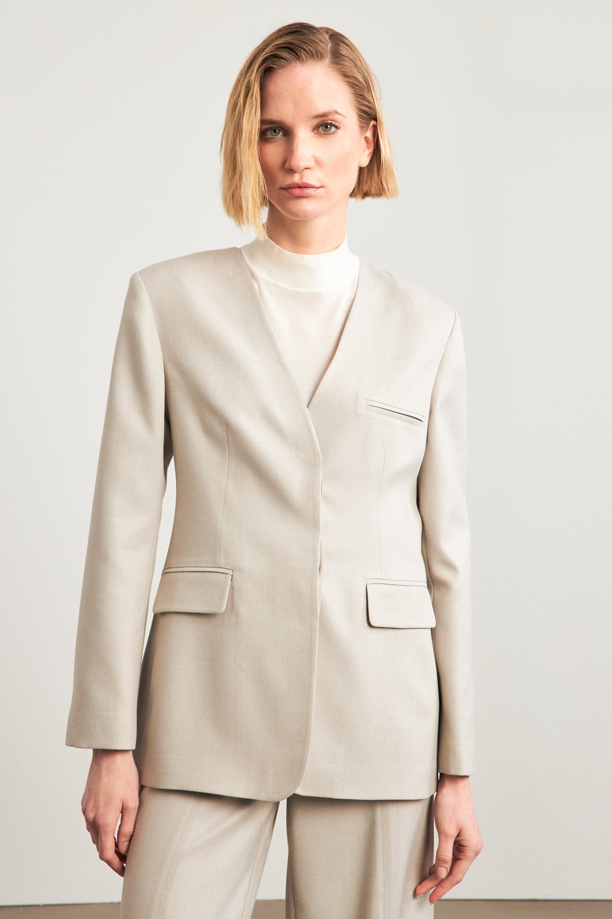 Beige Minimal Tailored Jacket – ZIBOO