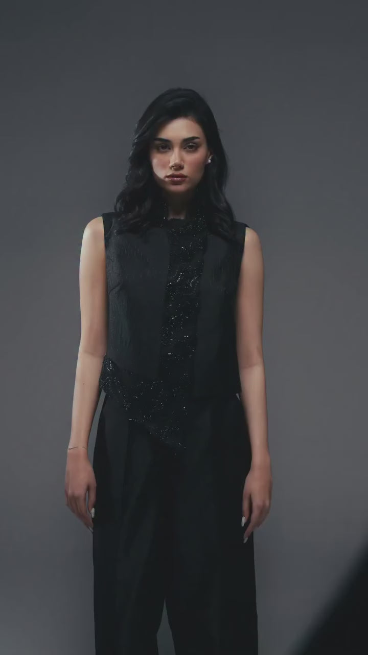 Black Jaleh Top-Pants – video