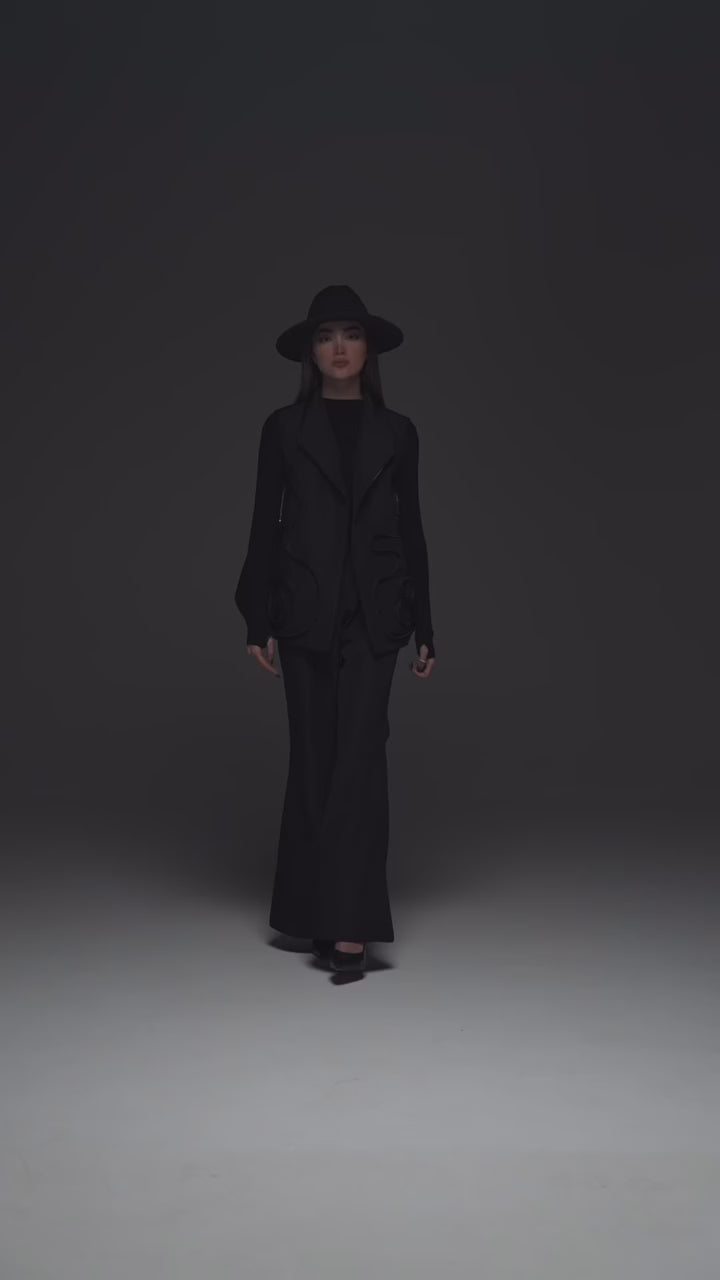 BLACK ZIPPER VEST – video